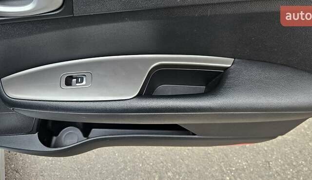 Серый Киа K5, объемом двигателя 2 л и пробегом 206 тыс. км за 14900 $, фото 31 на Automoto.ua