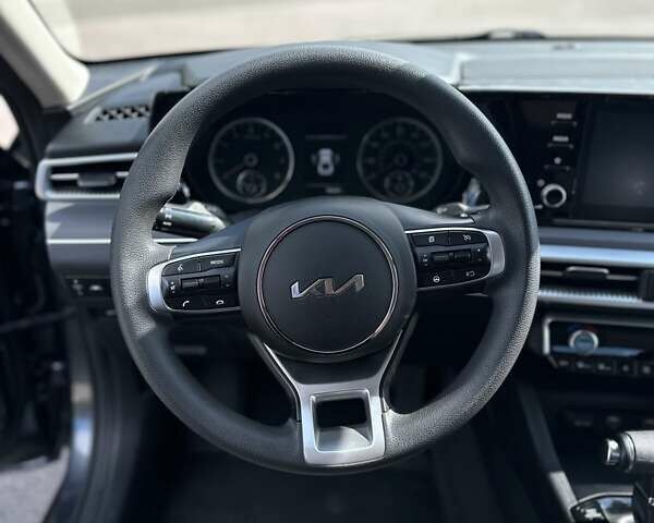 Серый Киа K5, объемом двигателя 1.6 л и пробегом 76 тыс. км за 21500 $, фото 45 на Automoto.ua