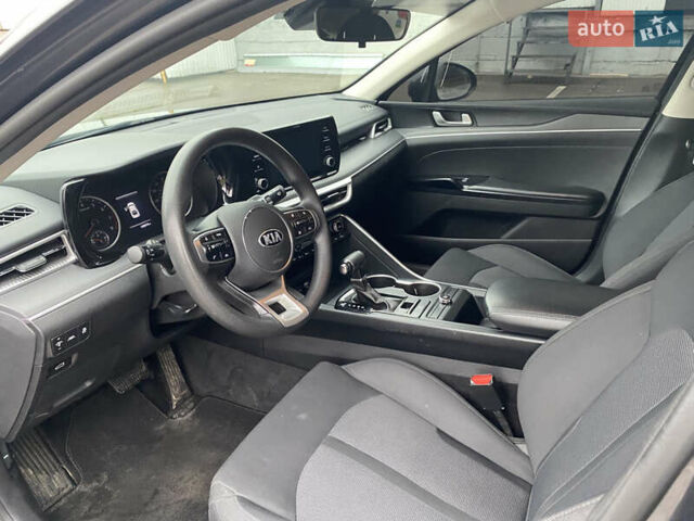 Серый Киа K5, объемом двигателя 1.6 л и пробегом 140 тыс. км за 20500 $, фото 26 на Automoto.ua