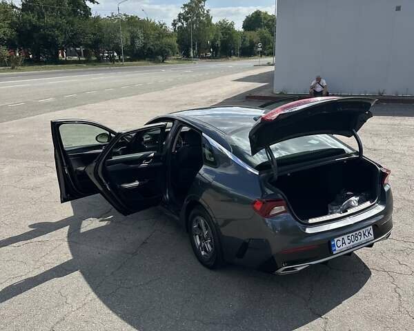 Серый Киа K5, объемом двигателя 1.6 л и пробегом 76 тыс. км за 21500 $, фото 50 на Automoto.ua