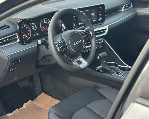 Сірий Кіа K5, об'ємом двигуна 1.6 л та пробігом 76 тис. км за 21300 $, фото 18 на Automoto.ua