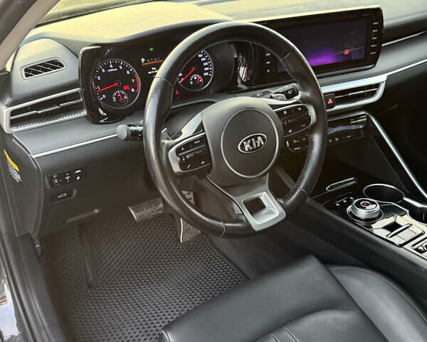 Серый Киа K5, объемом двигателя 2 л и пробегом 192 тыс. км за 19900 $, фото 15 на Automoto.ua