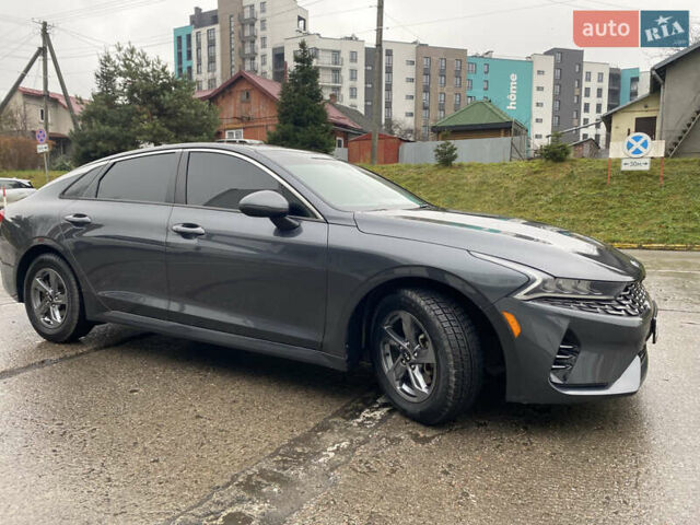 Серый Киа K5, объемом двигателя 1.6 л и пробегом 140 тыс. км за 20500 $, фото 2 на Automoto.ua