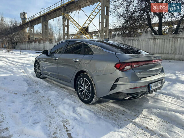 Серый Киа K5, объемом двигателя 2 л и пробегом 116 тыс. км за 21799 $, фото 2 на Automoto.ua