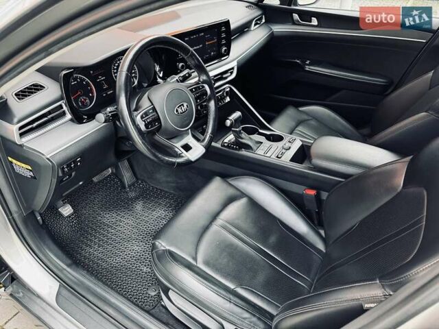 Серый Киа K5, объемом двигателя 2 л и пробегом 152 тыс. км за 21200 $, фото 20 на Automoto.ua