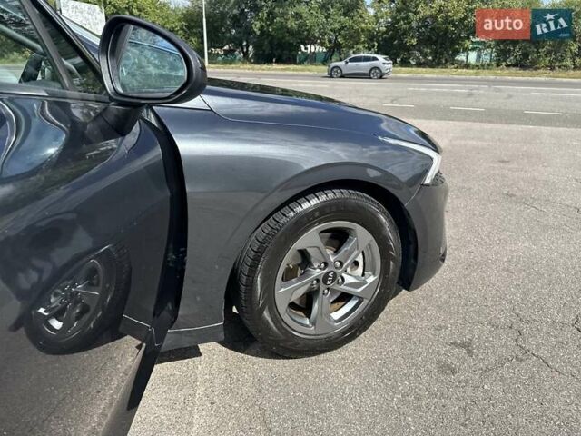 Серый Киа K5, объемом двигателя 1.6 л и пробегом 76 тыс. км за 21500 $, фото 47 на Automoto.ua