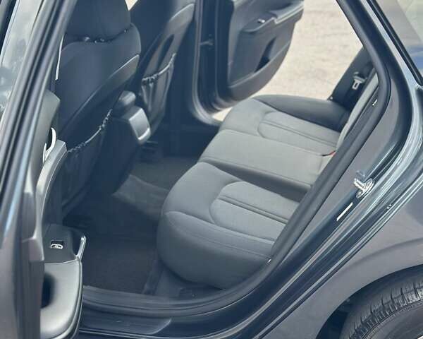 Серый Киа K5, объемом двигателя 1.6 л и пробегом 76 тыс. км за 21500 $, фото 35 на Automoto.ua