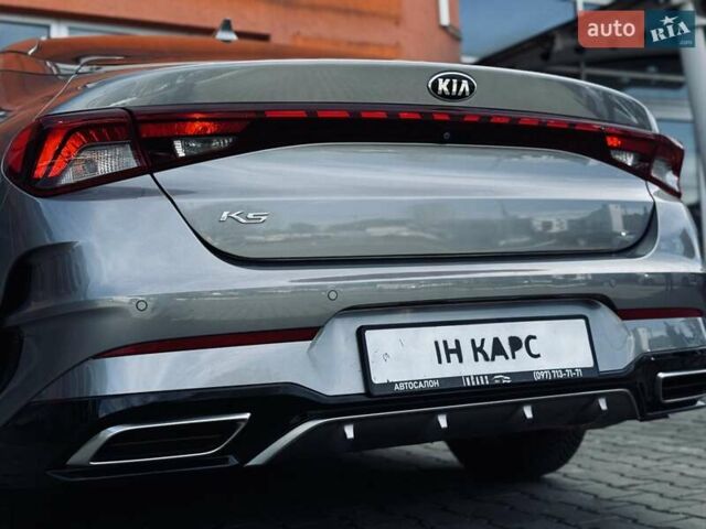 Серый Киа K5, объемом двигателя 2 л и пробегом 152 тыс. км за 21200 $, фото 14 на Automoto.ua