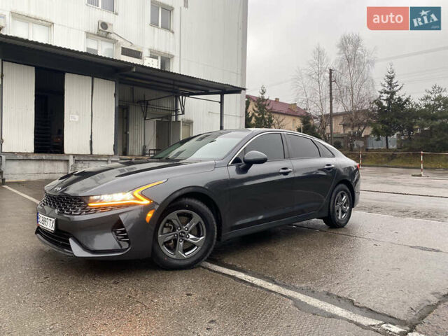 Серый Киа K5, объемом двигателя 1.6 л и пробегом 140 тыс. км за 20500 $, фото 6 на Automoto.ua
