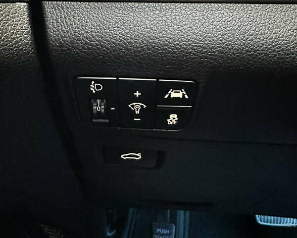 Сірий Кіа K5, об'ємом двигуна 2 л та пробігом 180 тис. км за 21200 $, фото 20 на Automoto.ua