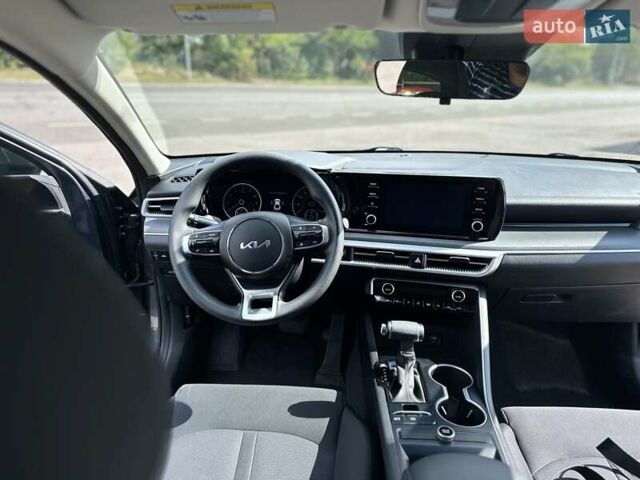 Серый Киа K5, объемом двигателя 1.6 л и пробегом 76 тыс. км за 21500 $, фото 40 на Automoto.ua