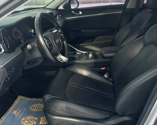 Серый Киа K5, объемом двигателя 2 л и пробегом 116 тыс. км за 21799 $, фото 6 на Automoto.ua