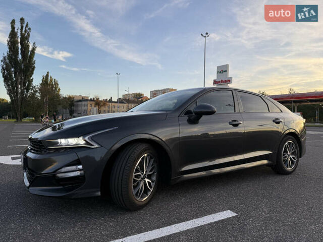 Серый Киа K5, объемом двигателя 2 л и пробегом 192 тыс. км за 19900 $, фото 6 на Automoto.ua