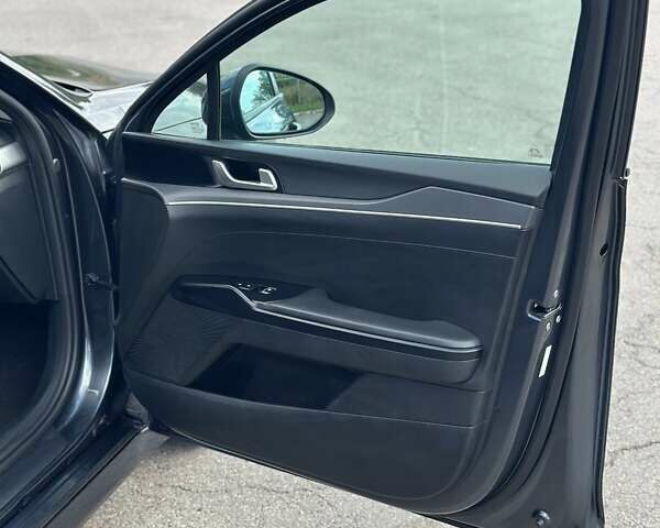 Сірий Кіа K5, об'ємом двигуна 1.6 л та пробігом 76 тис. км за 21300 $, фото 33 на Automoto.ua