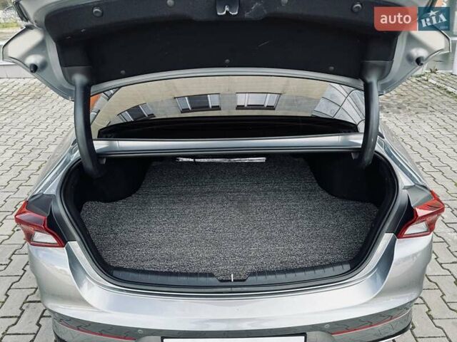 Серый Киа K5, объемом двигателя 2 л и пробегом 152 тыс. км за 21200 $, фото 36 на Automoto.ua