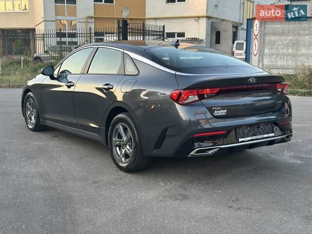 Сірий Кіа K5, об'ємом двигуна 1.6 л та пробігом 76 тис. км за 21300 $, фото 9 на Automoto.ua