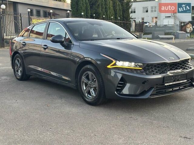 Серый Киа K5, объемом двигателя 1.6 л и пробегом 76 тыс. км за 21500 $, фото 7 на Automoto.ua
