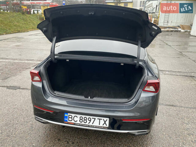 Серый Киа K5, объемом двигателя 1.6 л и пробегом 140 тыс. км за 20500 $, фото 17 на Automoto.ua