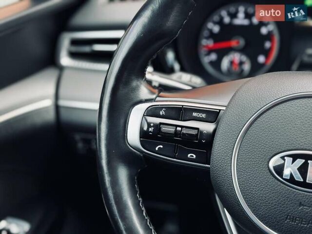 Серый Киа K5, объемом двигателя 2 л и пробегом 152 тыс. км за 21200 $, фото 25 на Automoto.ua