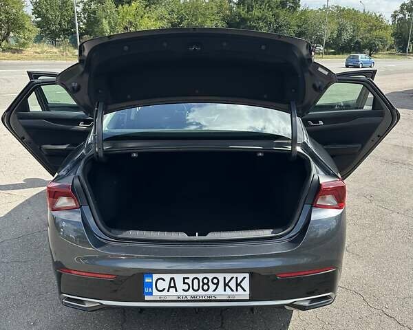 Серый Киа K5, объемом двигателя 1.6 л и пробегом 76 тыс. км за 21500 $, фото 42 на Automoto.ua