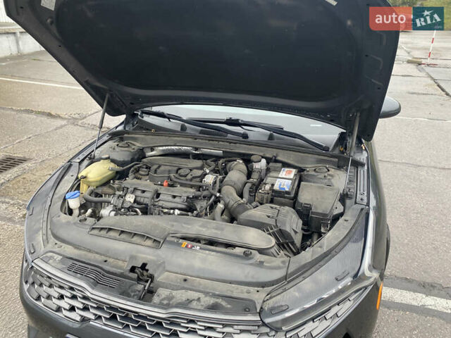 Серый Киа K5, объемом двигателя 1.6 л и пробегом 140 тыс. км за 20500 $, фото 16 на Automoto.ua