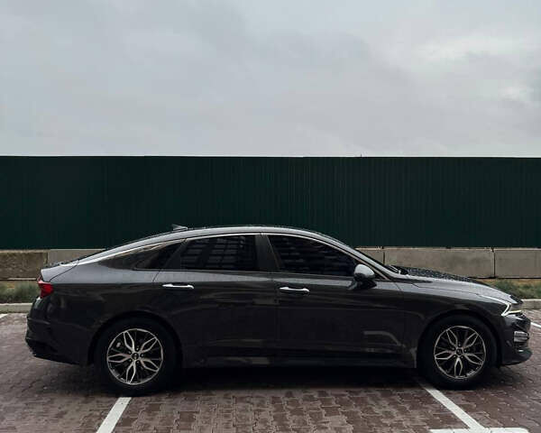 Серый Киа K5, объемом двигателя 2 л и пробегом 122 тыс. км за 23000 $, фото 5 на Automoto.ua