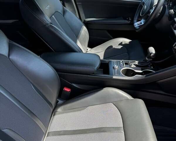 Серый Киа K5, объемом двигателя 1.6 л и пробегом 18 тыс. км за 24500 $, фото 14 на Automoto.ua