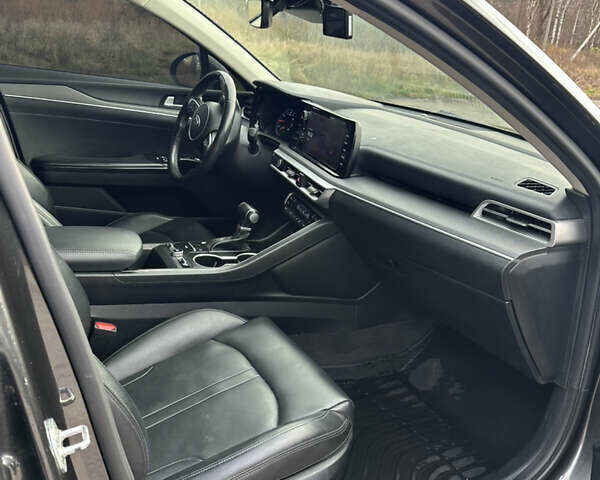 Серый Киа K5, объемом двигателя 2 л и пробегом 138 тыс. км за 20500 $, фото 6 на Automoto.ua