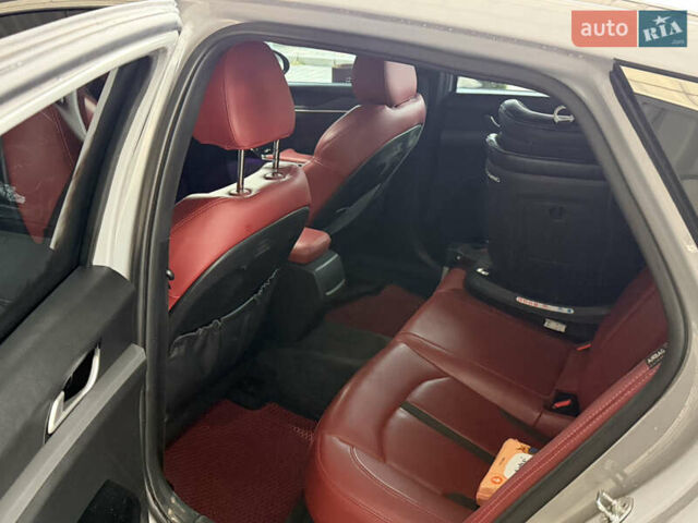 Серый Киа K5, объемом двигателя 1.6 л и пробегом 55 тыс. км за 25000 $, фото 7 на Automoto.ua