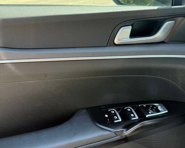 Серый Киа K5, объемом двигателя 1.6 л и пробегом 18 тыс. км за 24500 $, фото 8 на Automoto.ua