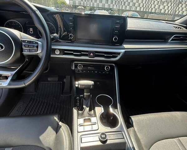 Серый Киа K5, объемом двигателя 1.6 л и пробегом 18 тыс. км за 24500 $, фото 9 на Automoto.ua