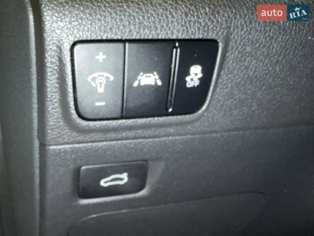 Серый Киа K5, объемом двигателя 1.6 л и пробегом 55 тыс. км за 25000 $, фото 20 на Automoto.ua