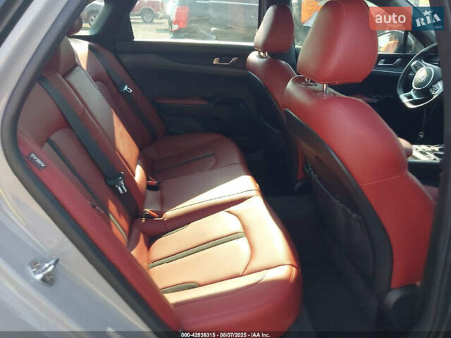 Сірий Кіа K5, об'ємом двигуна 1.6 л та пробігом 89 тис. км за 5600 $, фото 6 на Automoto.ua