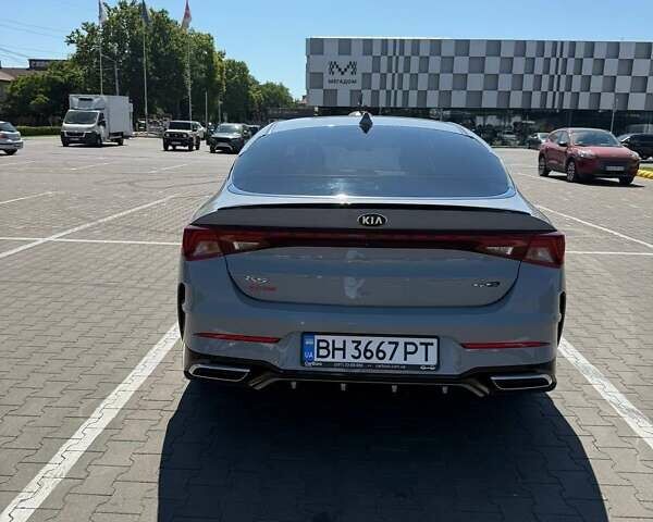 Серый Киа K5, объемом двигателя 1.6 л и пробегом 18 тыс. км за 24500 $, фото 2 на Automoto.ua
