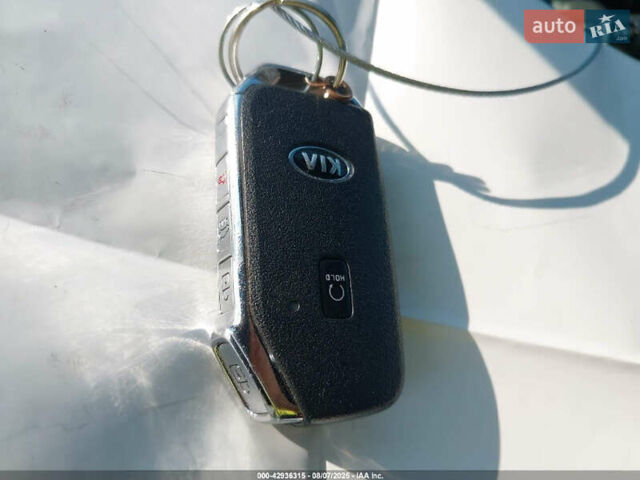 Сірий Кіа K5, об'ємом двигуна 1.6 л та пробігом 89 тис. км за 5600 $, фото 9 на Automoto.ua