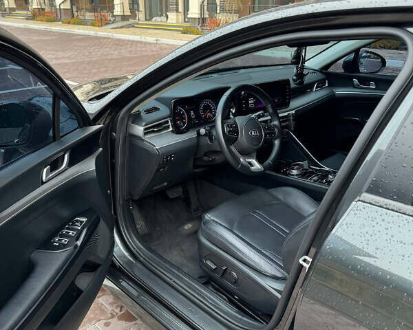 Серый Киа K5, объемом двигателя 2 л и пробегом 122 тыс. км за 23000 $, фото 14 на Automoto.ua