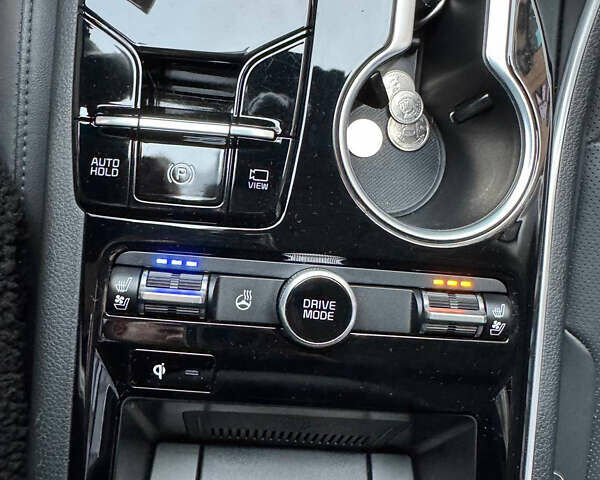 Серый Киа K5, объемом двигателя 2 л и пробегом 122 тыс. км за 23000 $, фото 11 на Automoto.ua