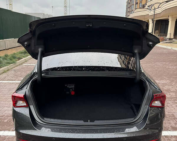 Серый Киа K5, объемом двигателя 2 л и пробегом 122 тыс. км за 23000 $, фото 6 на Automoto.ua