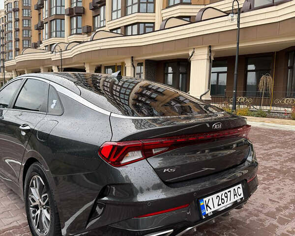 Серый Киа K5, объемом двигателя 2 л и пробегом 122 тыс. км за 23000 $, фото 3 на Automoto.ua