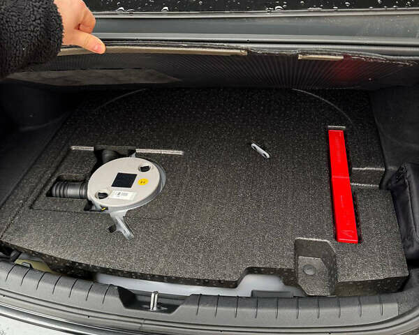 Серый Киа K5, объемом двигателя 2 л и пробегом 122 тыс. км за 23000 $, фото 7 на Automoto.ua