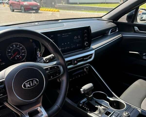 Серый Киа K5, объемом двигателя 1.6 л и пробегом 18 тыс. км за 24500 $, фото 6 на Automoto.ua