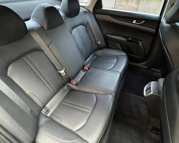 Серый Киа K5, объемом двигателя 2 л и пробегом 122 тыс. км за 23000 $, фото 15 на Automoto.ua