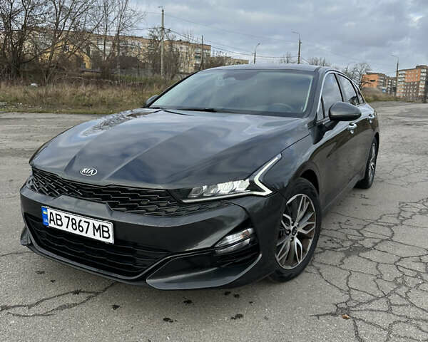 Серый Киа K5, объемом двигателя 2 л и пробегом 138 тыс. км за 20500 $, фото 1 на Automoto.ua