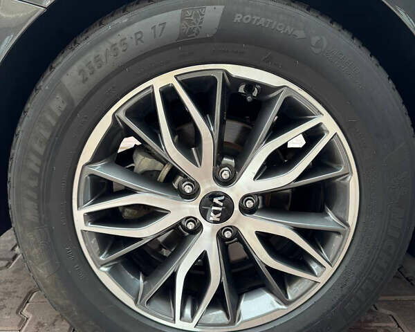 Серый Киа K5, объемом двигателя 2 л и пробегом 122 тыс. км за 23000 $, фото 8 на Automoto.ua