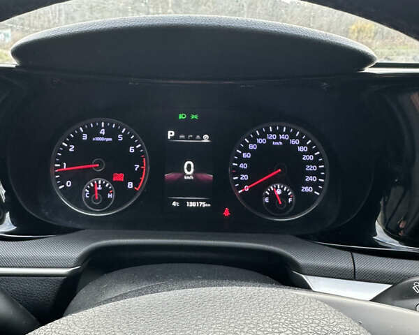 Серый Киа K5, объемом двигателя 2 л и пробегом 138 тыс. км за 20500 $, фото 10 на Automoto.ua