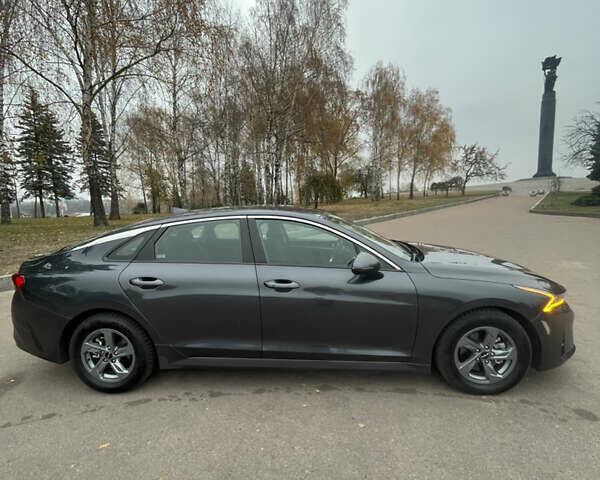 Серый Киа K5, объемом двигателя 1.6 л и пробегом 10 тыс. км за 19900 $, фото 3 на Automoto.ua