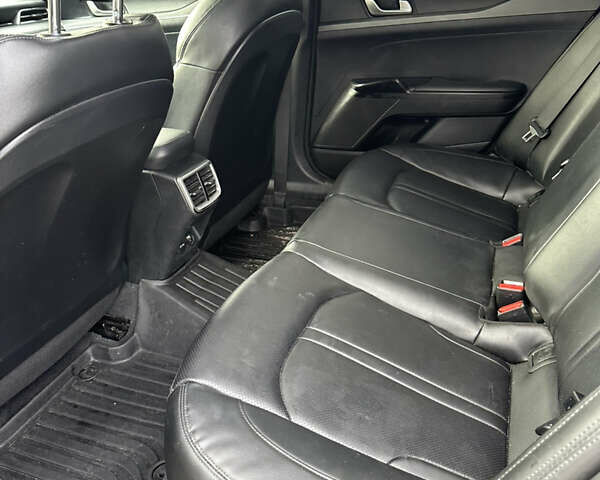 Серый Киа K5, объемом двигателя 2 л и пробегом 138 тыс. км за 20500 $, фото 8 на Automoto.ua