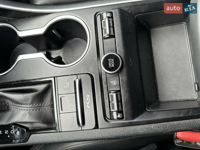 Серый Киа K5, объемом двигателя 2 л и пробегом 138 тыс. км за 20500 $, фото 14 на Automoto.ua