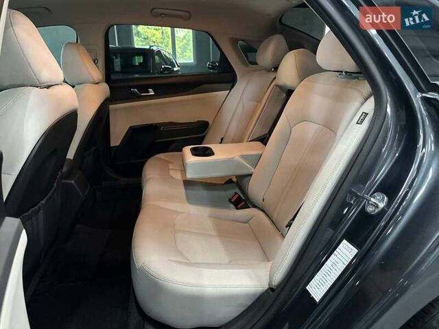 Сірий Кіа K5, об'ємом двигуна 1.6 л та пробігом 68 тис. км за 15999 $, фото 15 на Automoto.ua