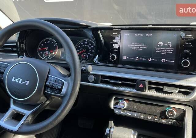 Сірий Кіа K5, об'ємом двигуна 1.6 л та пробігом 62 тис. км за 22600 $, фото 10 на Automoto.ua